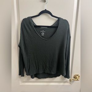 AE dark green ribbed long sleeve shirt